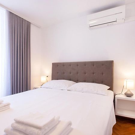 Apartmaji Pri Perotu Ізола Екстер'єр фото