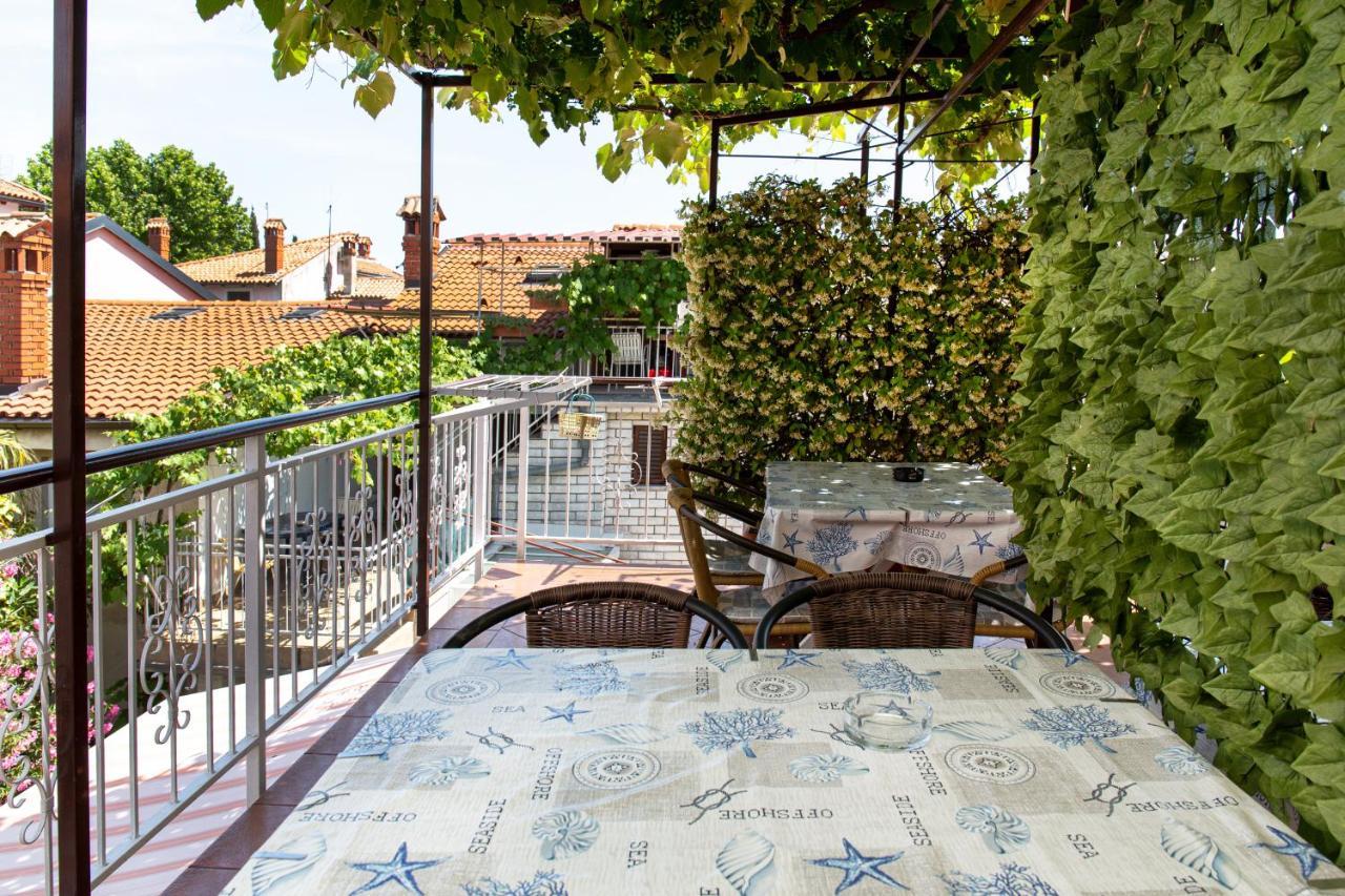 Apartmaji Pri Perotu Ізола Екстер'єр фото
