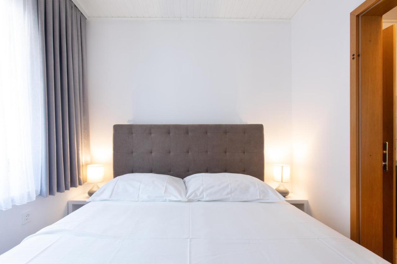 Apartmaji Pri Perotu Ізола Екстер'єр фото