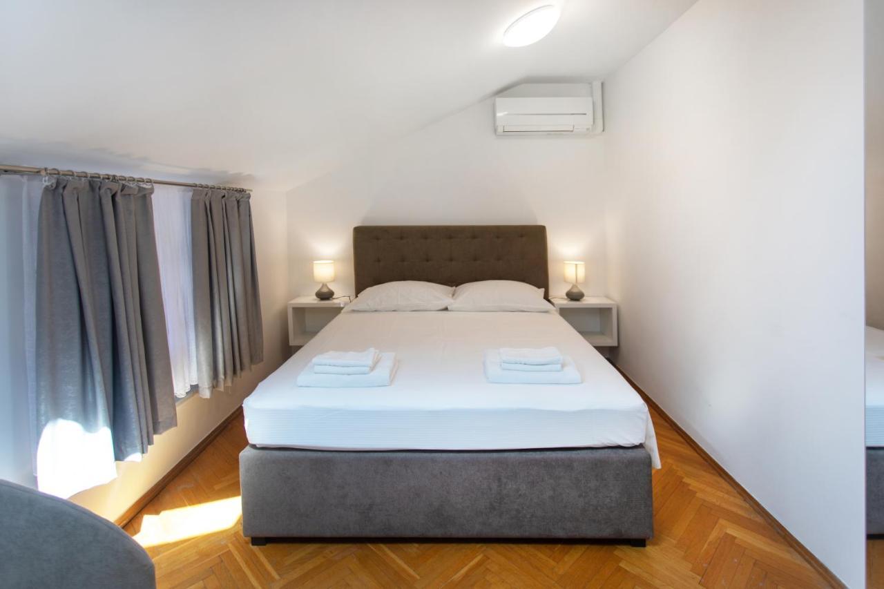 Apartmaji Pri Perotu Ізола Екстер'єр фото