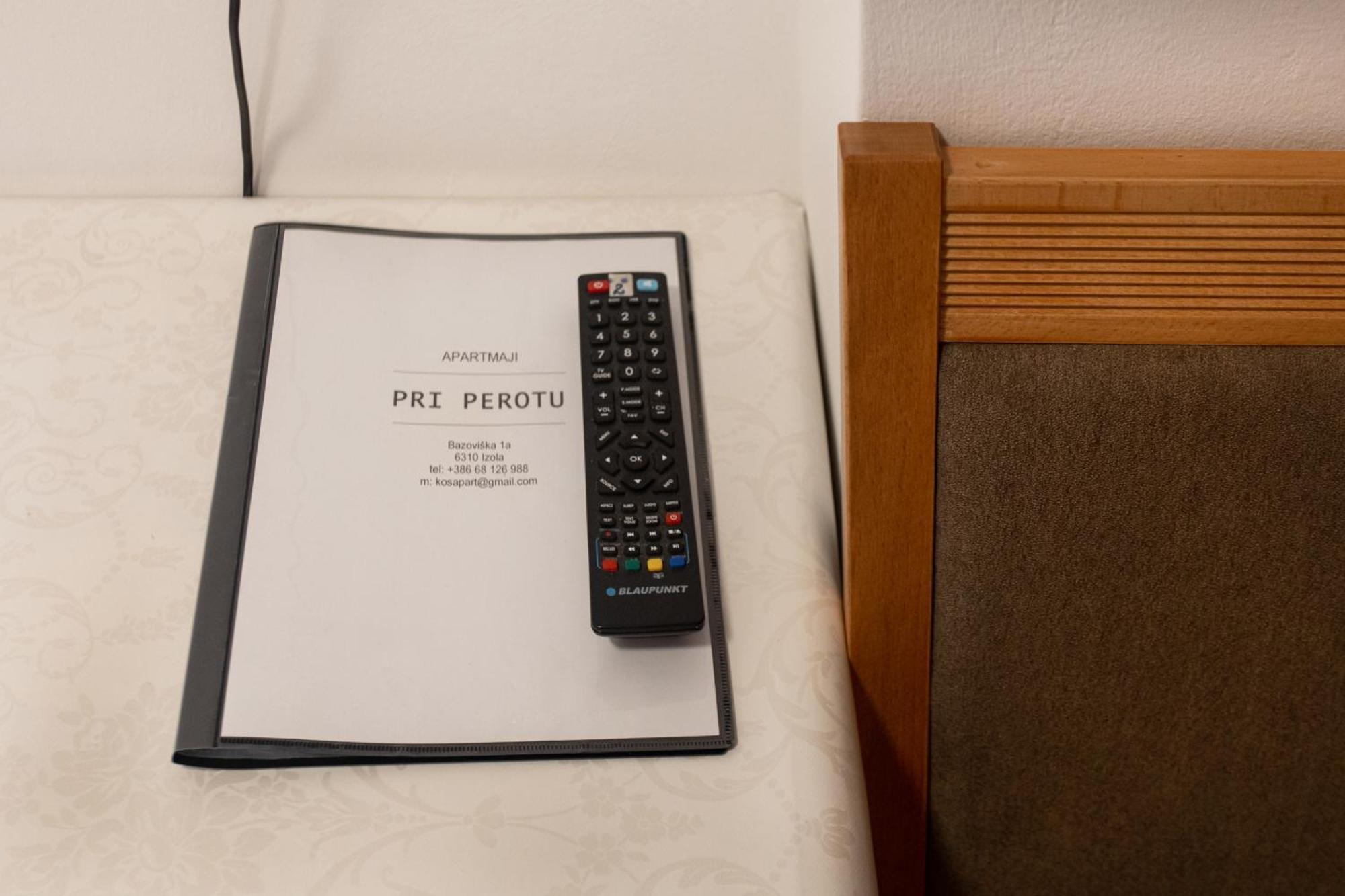 Apartmaji Pri Perotu Ізола Екстер'єр фото