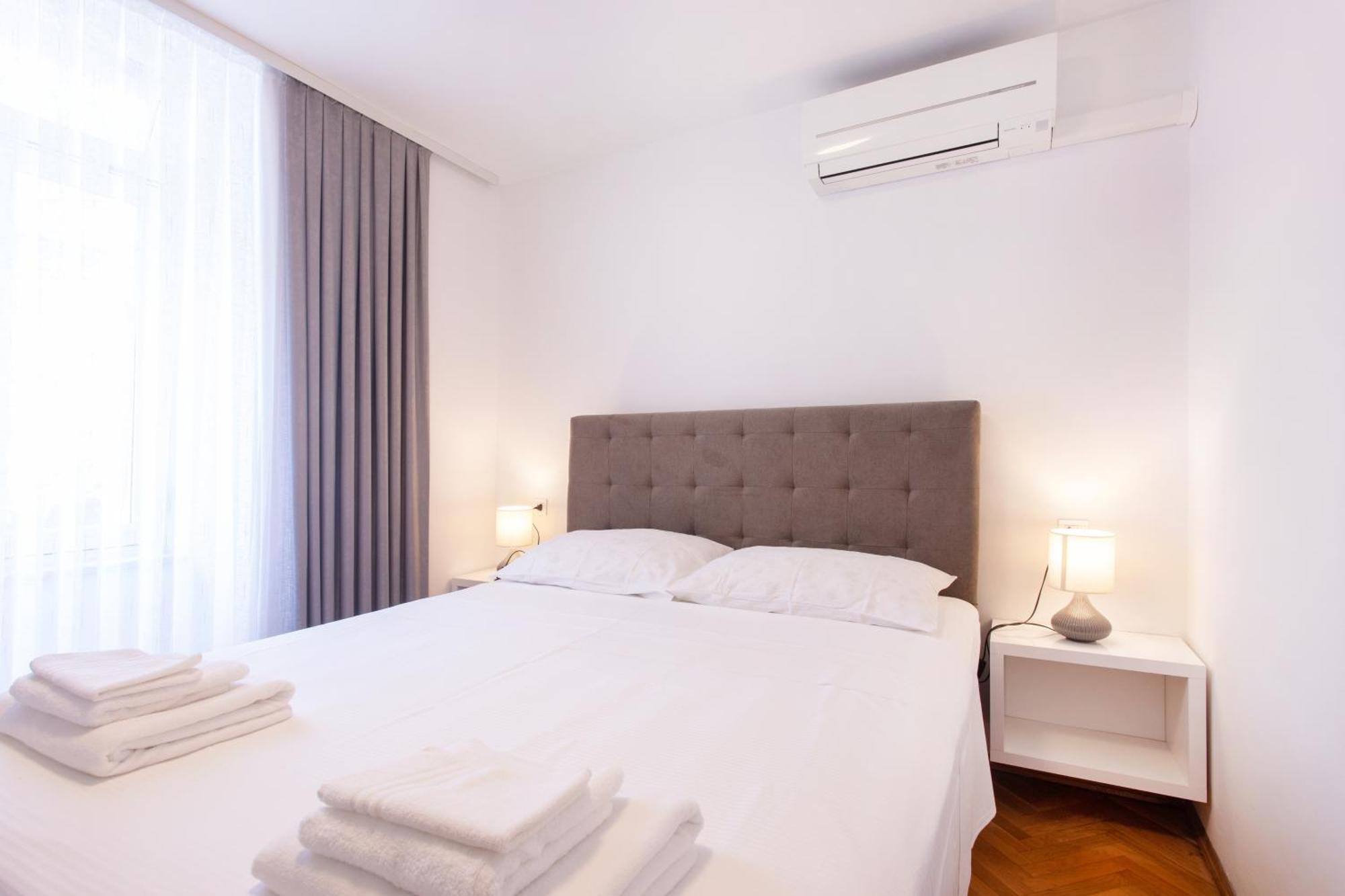 Apartmaji Pri Perotu Ізола Екстер'єр фото